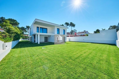 Moradia T4 para Venda em Corroios