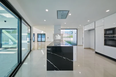 Moradia T4 para Venda em Corroios