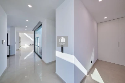 Moradia T4 para Venda em Corroios