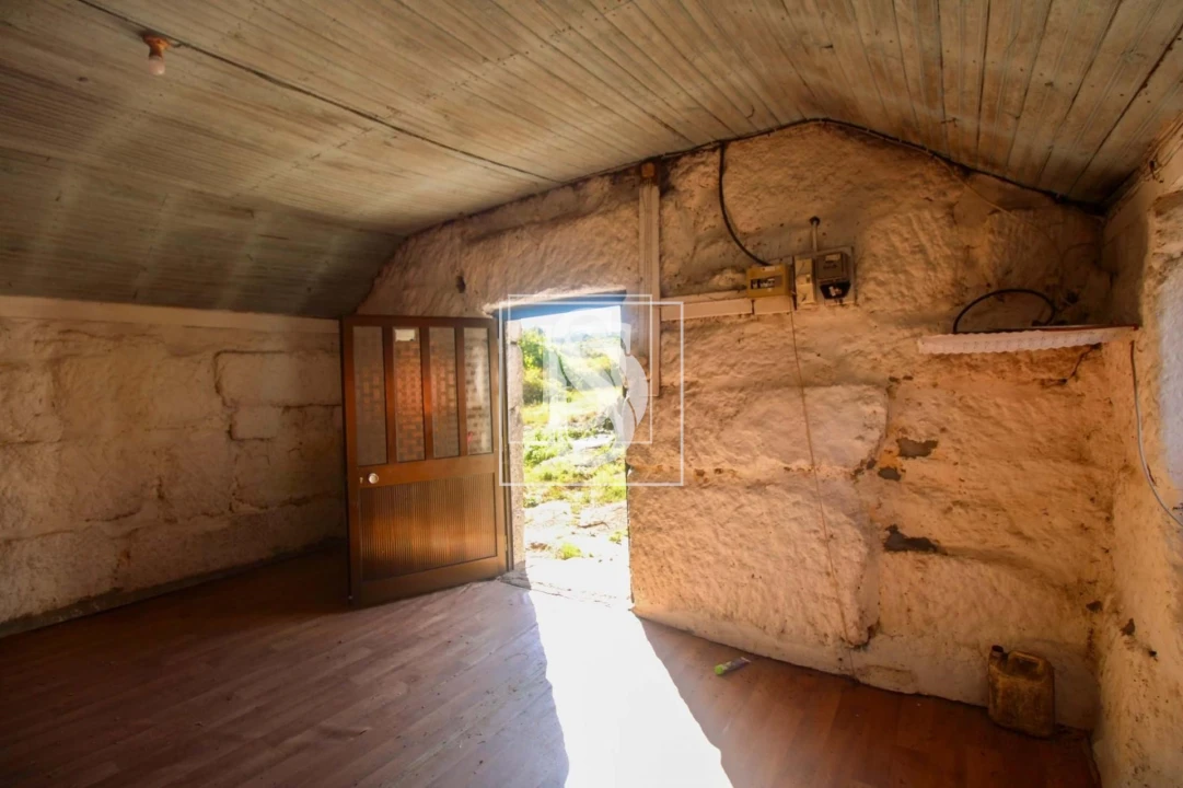 Moradia T1 para Venda em Gouveia (São Simão) Foto 16