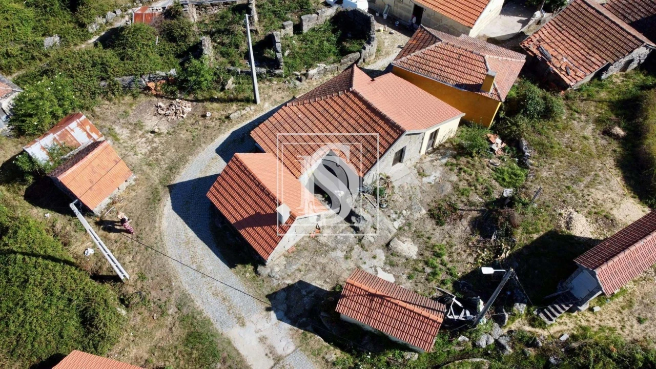 Moradia T1 para Venda em Gouveia (São Simão) Foto 38