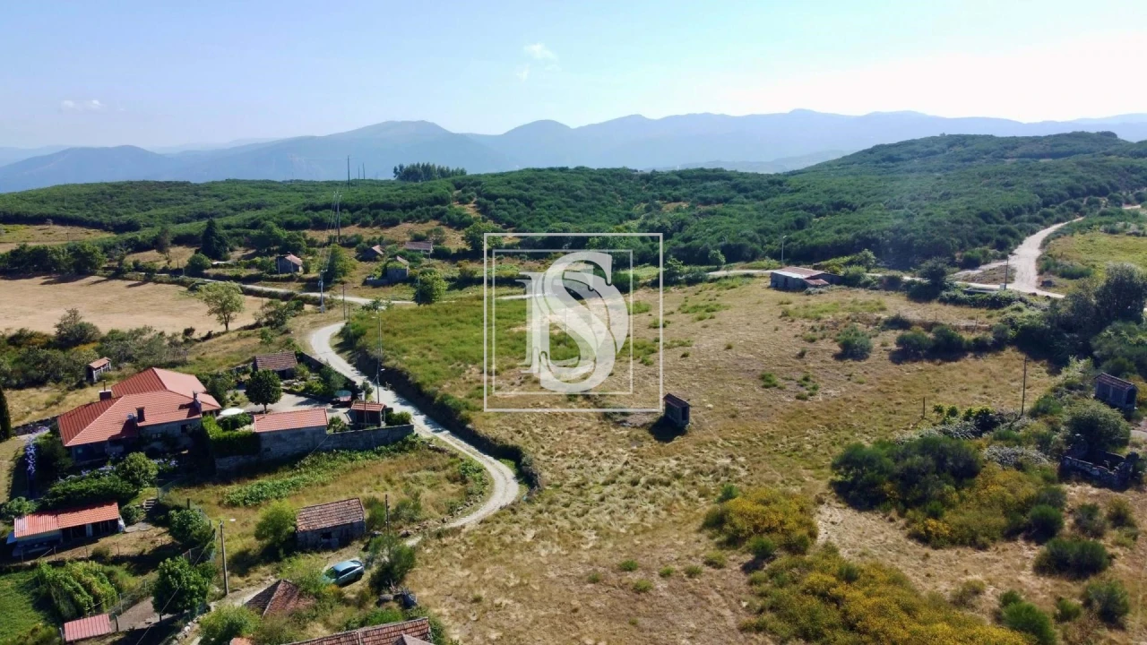 Moradia T1 para Venda em Gouveia (São Simão) Foto 42