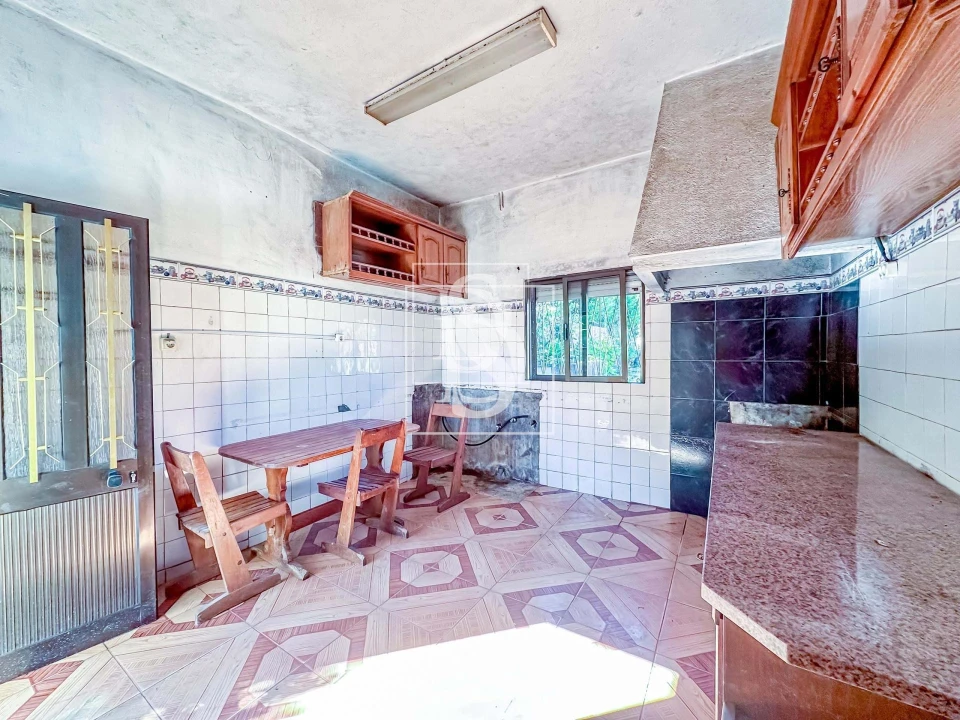 Moradia T2 para Venda em Fridão Foto 3