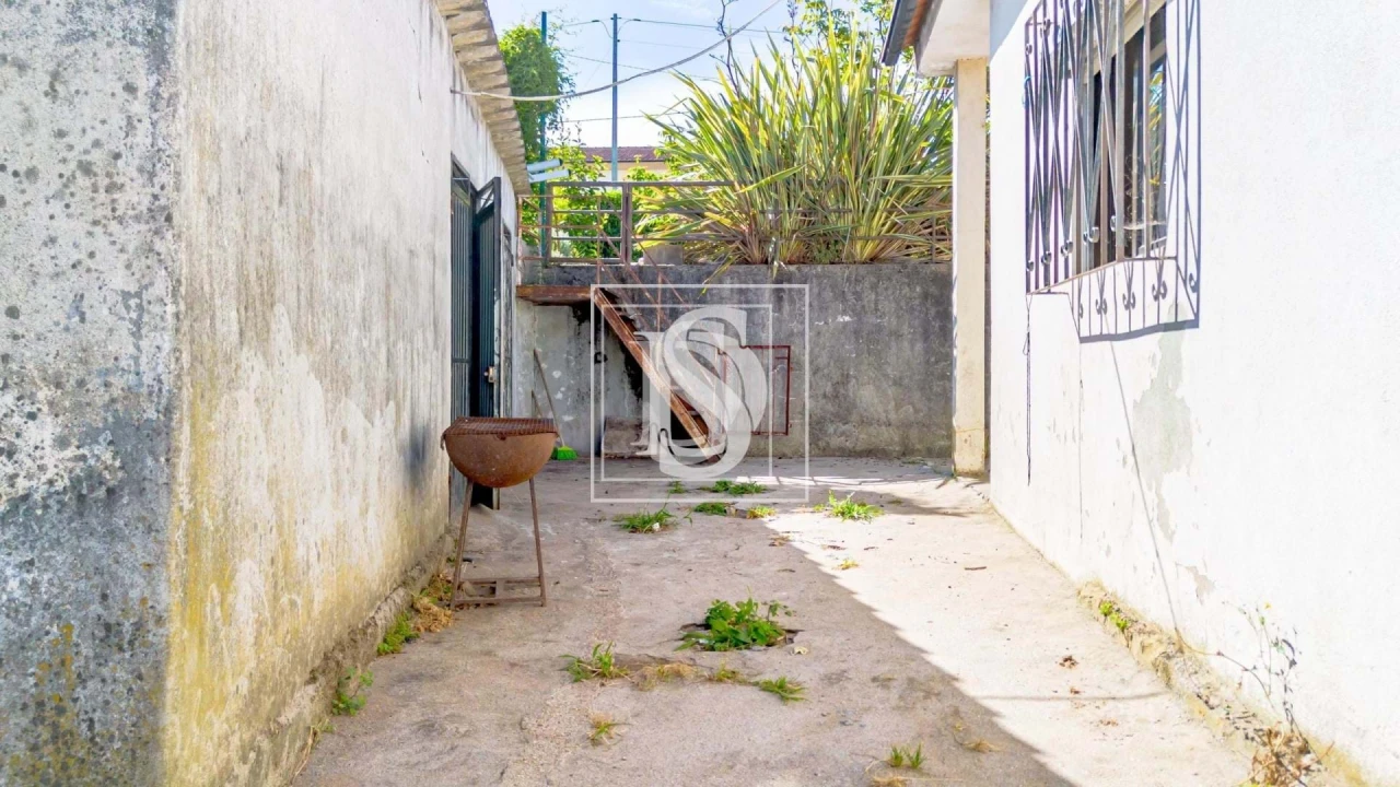 Moradia T2 para Venda em Fridão Foto 28