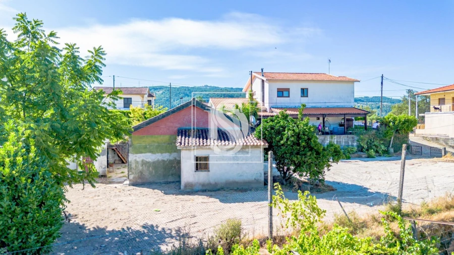 Moradia T2 para Venda em Fridão Foto 55