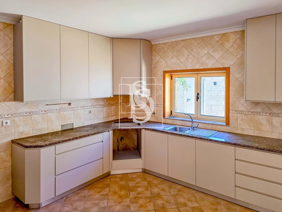 Moradia T4 para Venda em Gove Foto 23