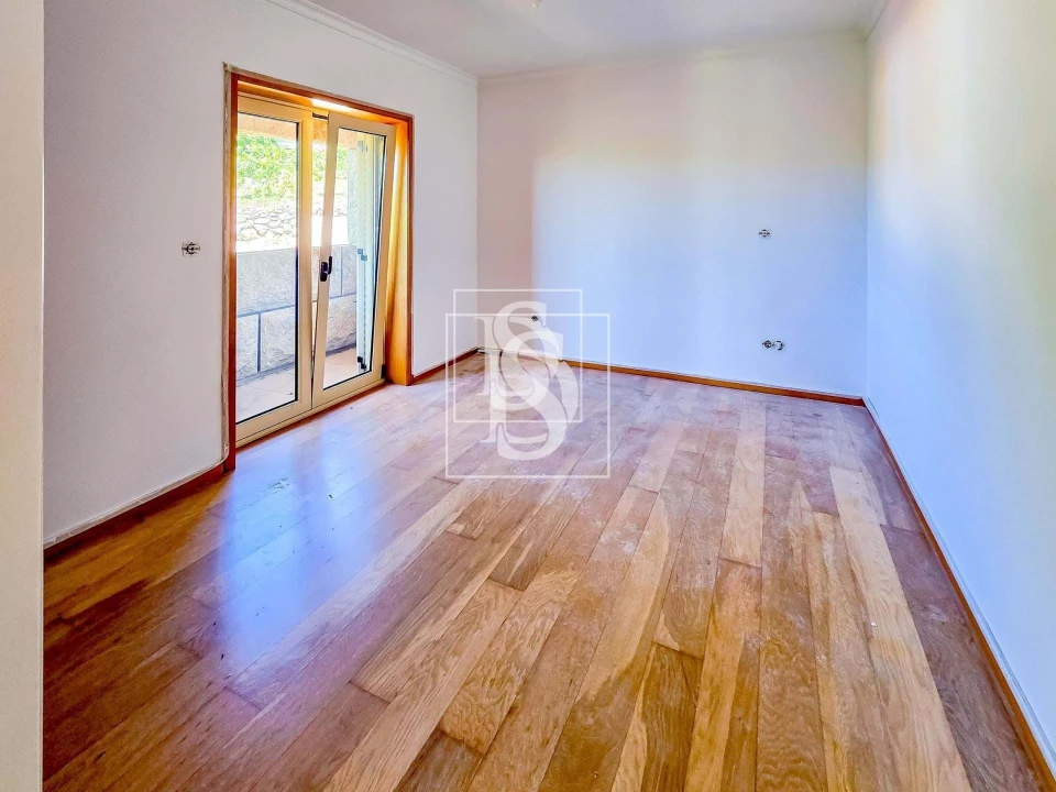 Moradia T4 para Venda em Gove Foto 9