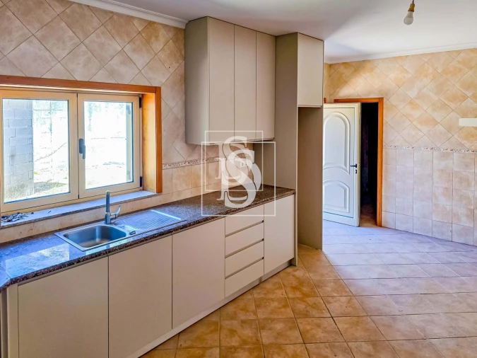 Moradia T4 para Venda em Gove Foto 24