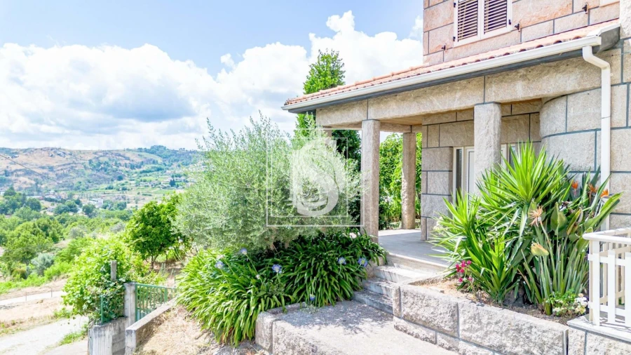 Moradia T4 para Venda em Gove Foto 12