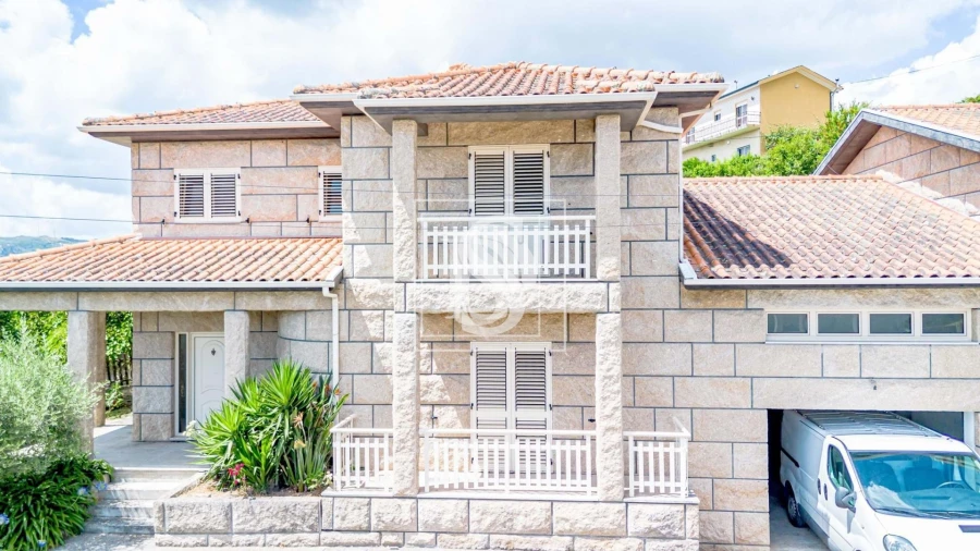 Moradia T4 para Venda em Gove Foto 19