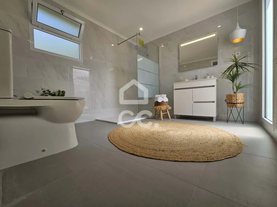 Moradia T2 para Venda em Povoação Foto 27