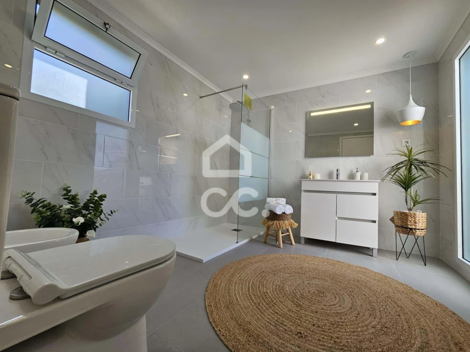 Moradia T2 para Venda em Povoação Foto 5