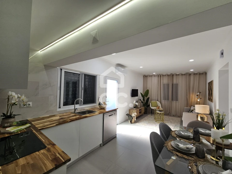 Moradia T2 para Venda em Povoação Foto 14