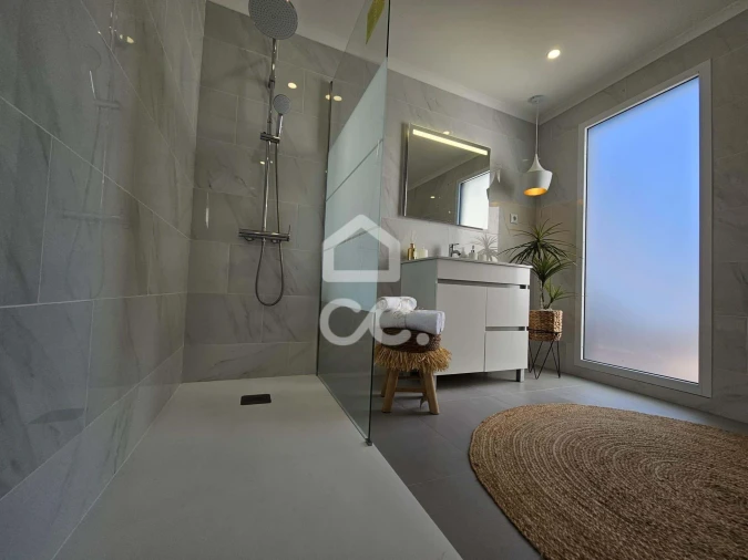 Moradia T2 para Venda em Povoação Foto 35