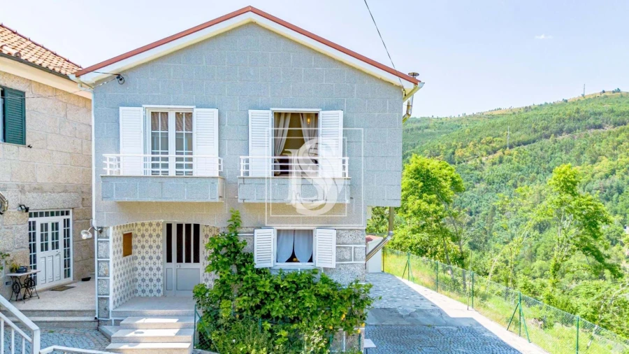 Moradia T2 para Venda em Olo e Canadelo