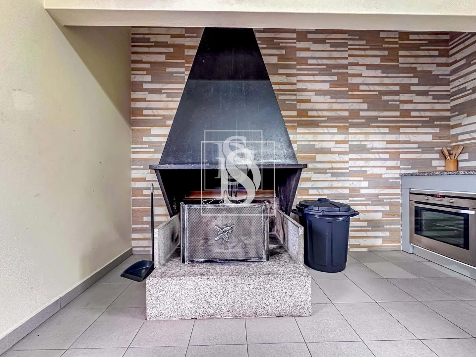 Moradia T10 para Venda em Fregim Foto 59