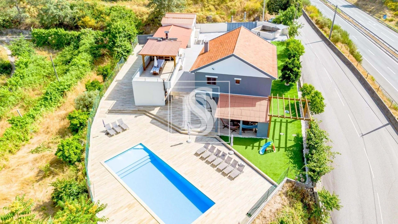 Moradia T10 para Venda em Fregim Foto 12