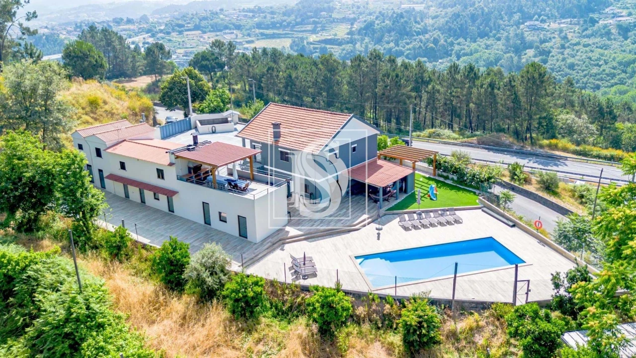 Moradia T10 para Venda em Fregim Foto 2