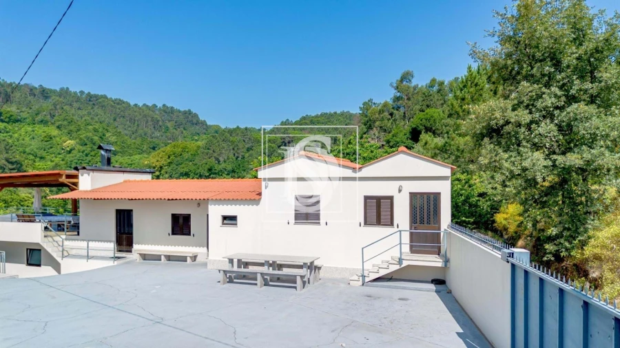 Moradia T10 para Venda em Fregim Foto 14