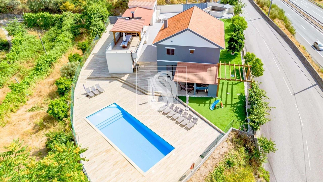 Moradia T10 para Venda em Fregim Foto 2