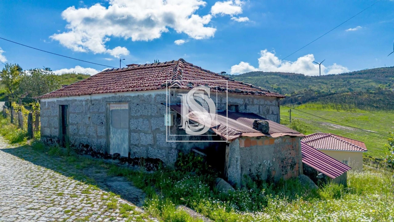 Moradia T1 para Venda em Loivos do Monte Foto 23