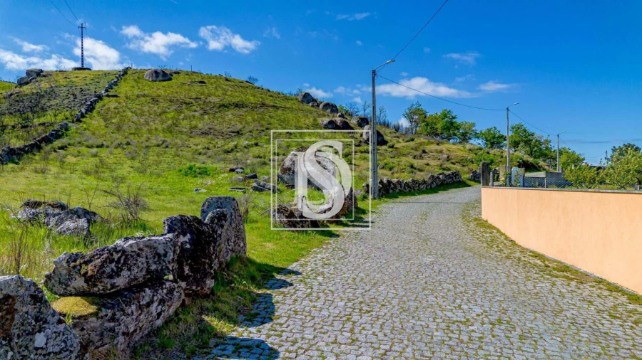 Terreno para Venda em Bustelo, Carneiro e Carvalho de Rei Foto 3