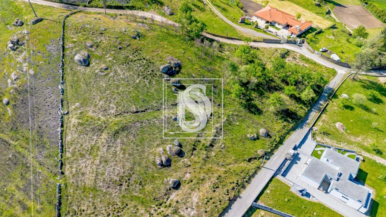Terreno para Venda em Bustelo, Carneiro e Carvalho de Rei Foto 2