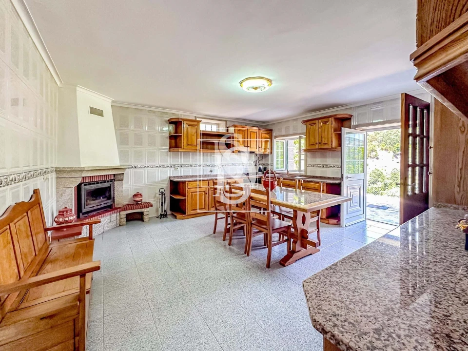 Moradia T2 para Venda em Olo e Canadelo Foto 4