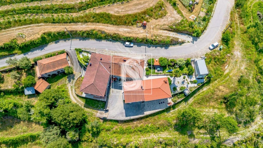 Moradia T2 para Venda em Olo e Canadelo Foto 24