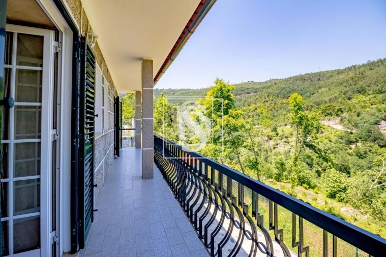 Moradia T2 para Venda em Olo e Canadelo Foto 13