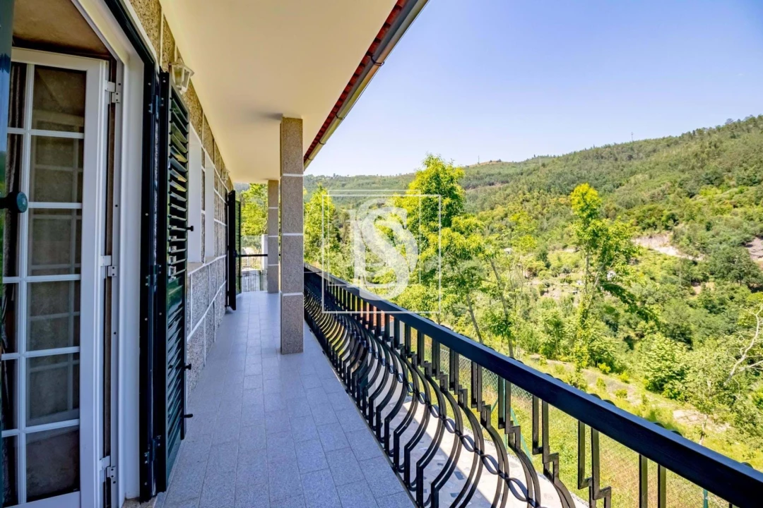 Moradia T2 para Venda em Olo e Canadelo Foto 13