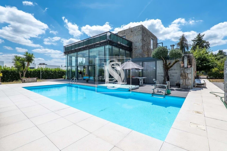 Moradia T5 para Venda em Britelo, Gémeos e Ourilhe