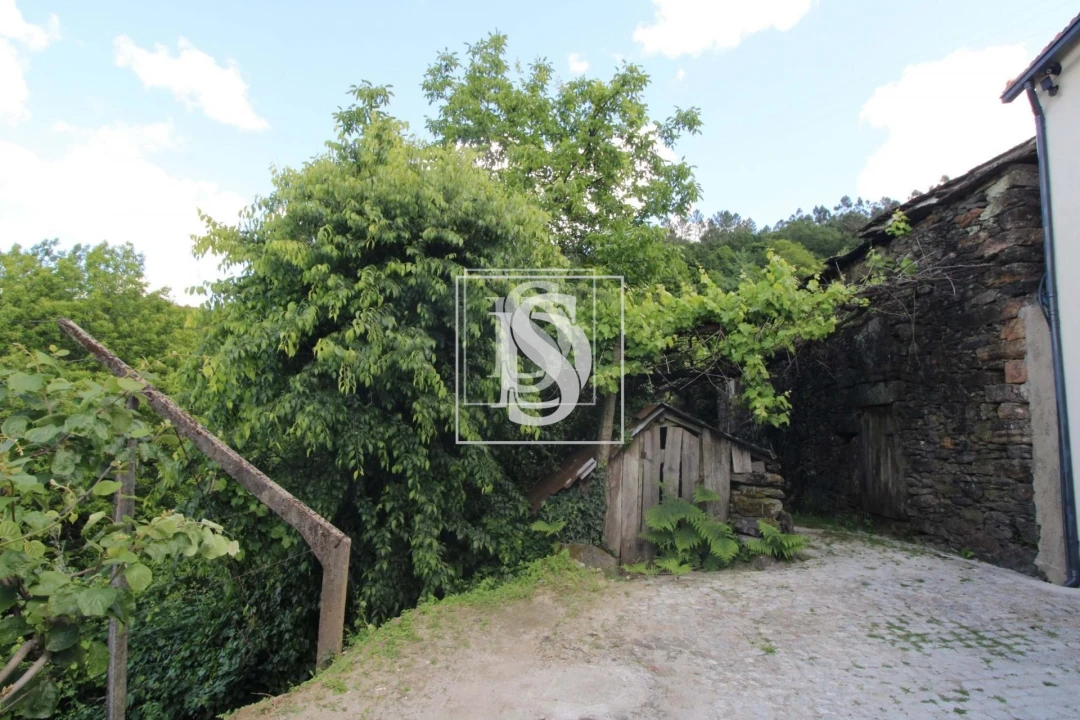 Moradia T2 para Venda em Rebordelo Foto 6