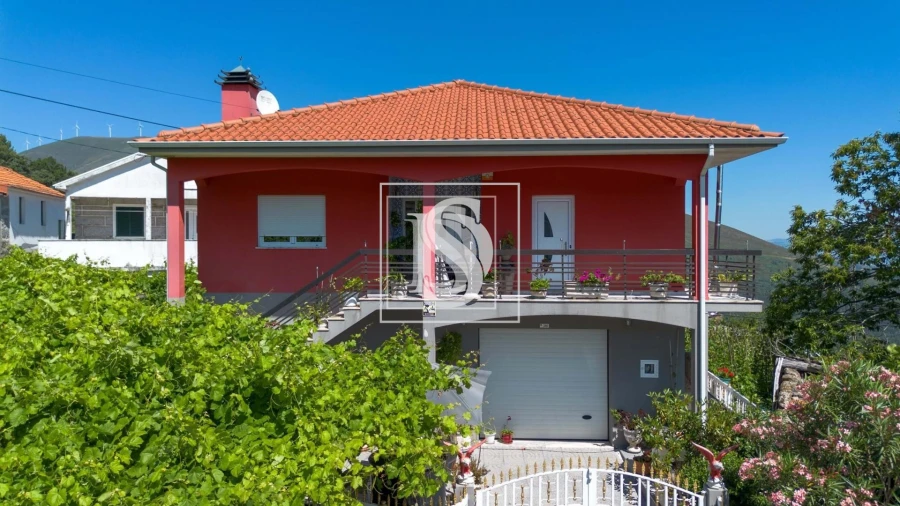 Moradia T4 para Venda em Teixeira e Teixeiró Foto 27