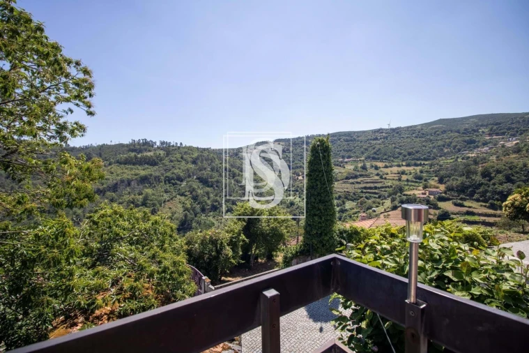 Moradia T4 para Venda em Teixeira e Teixeiró Foto 19