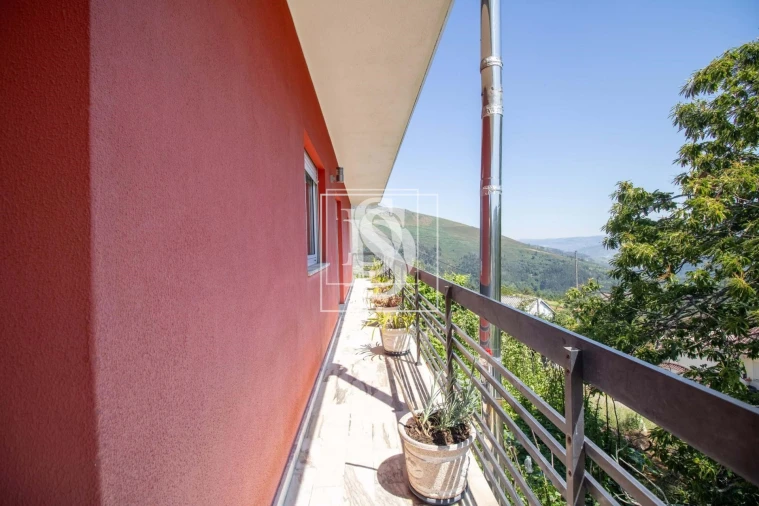 Moradia T4 para Venda em Teixeira e Teixeiró Foto 18