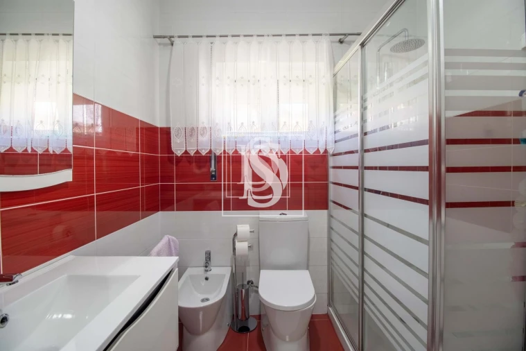 Moradia T4 para Venda em Teixeira e Teixeiró Foto 13