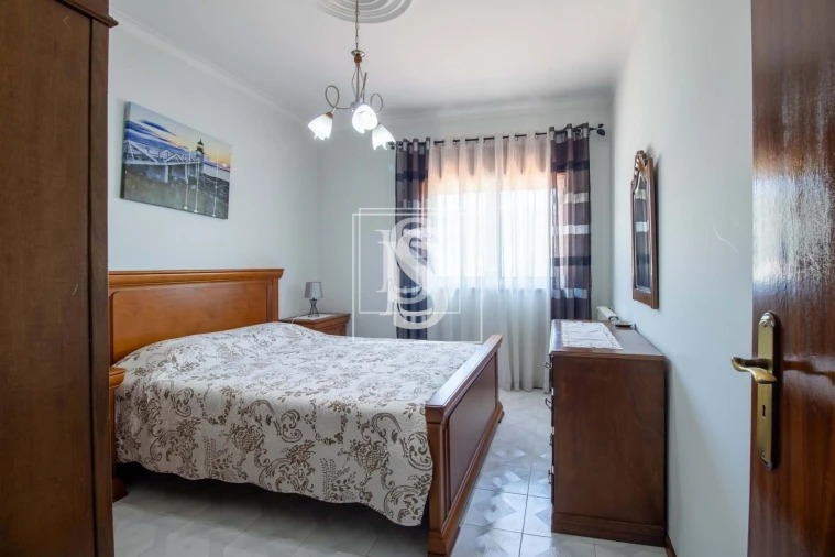 Moradia T4 para Venda em Teixeira e Teixeiró Foto 6