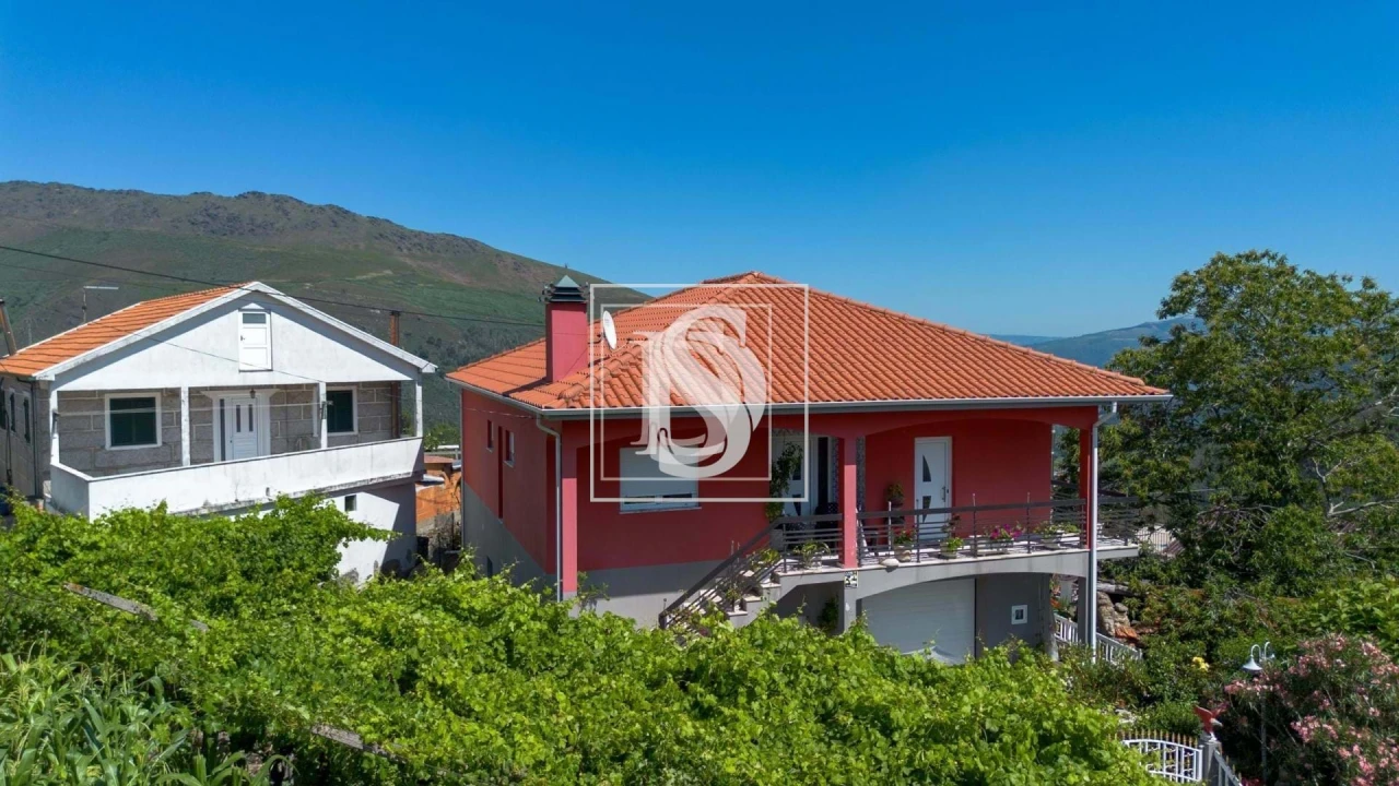 Moradia T4 para Venda em Teixeira e Teixeiró Foto 28