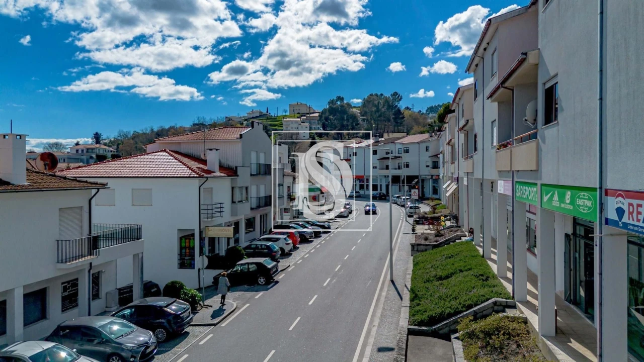 Negócio para Venda em Campelo e Ovil Foto 2