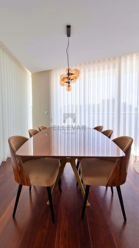 Apartamento T4 para Venda em Funchal (Se)