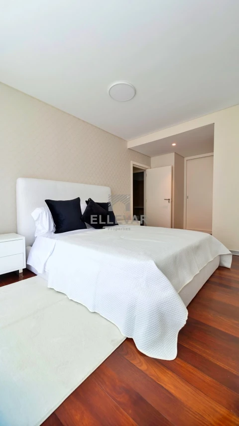 Apartamento T4 para Venda em Funchal (Se)