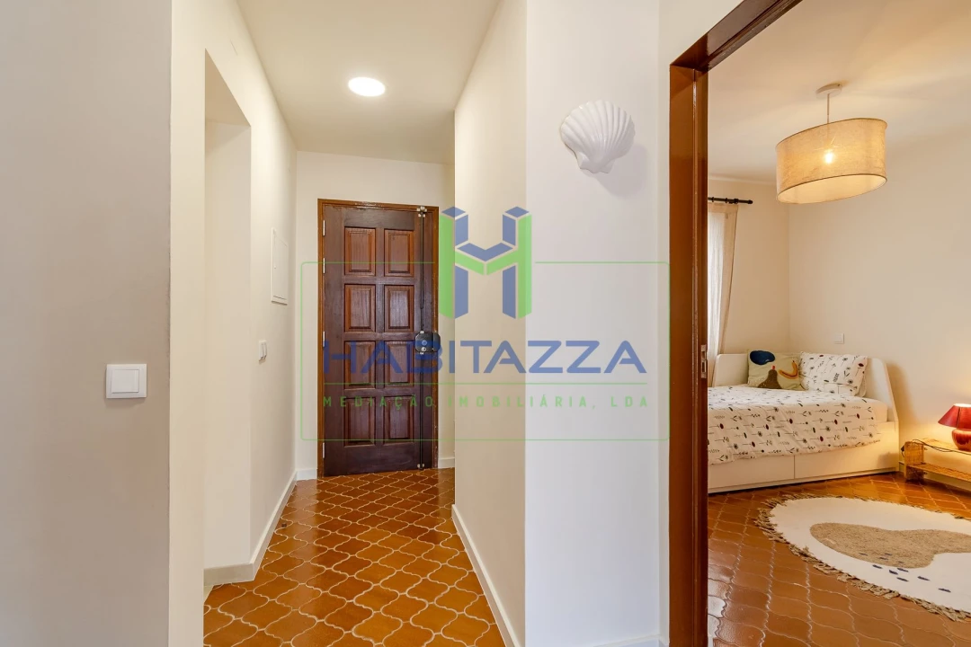 Apartamento T2 para Arrendamento em Lagos (São Sebastião e Santa Maria) Foto 15