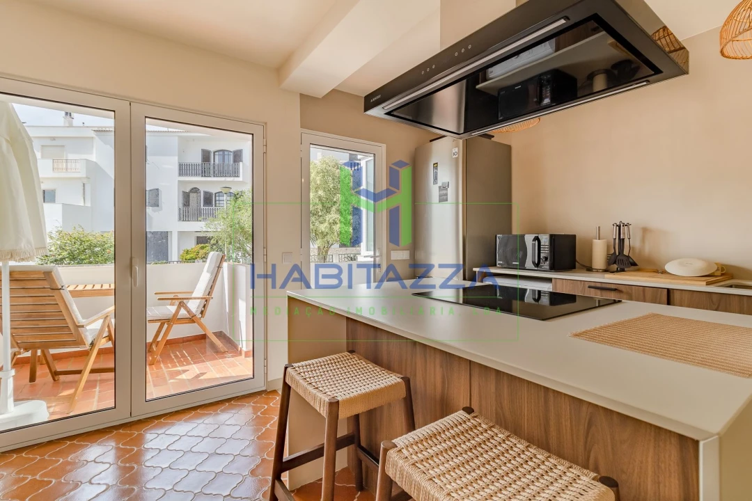 Apartamento T2 para Arrendamento em Lagos (São Sebastião e Santa Maria) Foto 6
