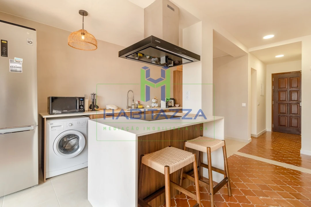 Apartamento T2 para Arrendamento em Lagos (São Sebastião e Santa Maria) Foto 14