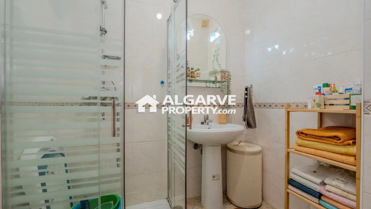 Apartamento T2 para Venda em Quarteira Foto 11