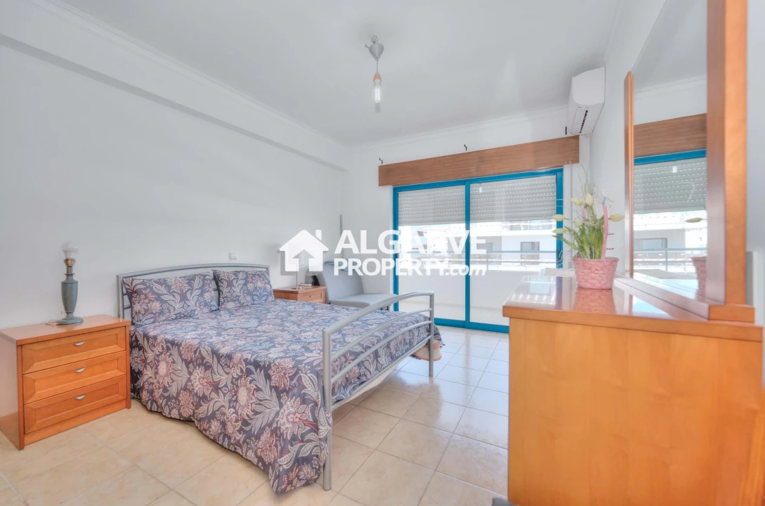 Apartamento T2 para Venda em Quarteira Foto 7