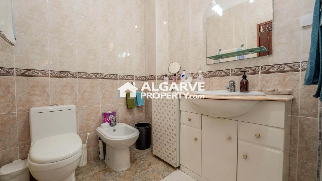 Apartamento T2 para Venda em Quarteira Foto 19