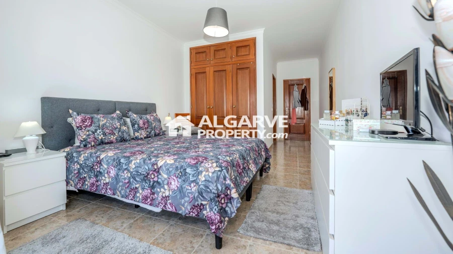 Apartamento T2 para Venda em Quarteira Foto 18