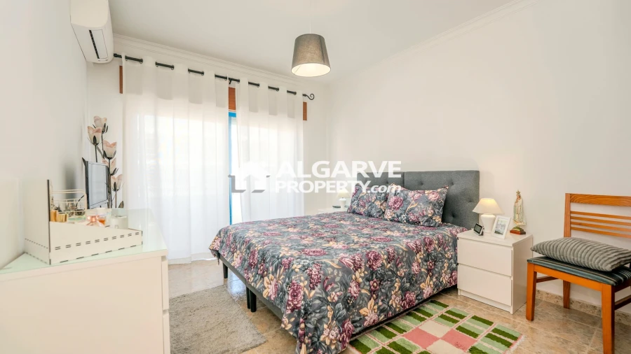 Apartamento T2 para Venda em Quarteira Foto 10